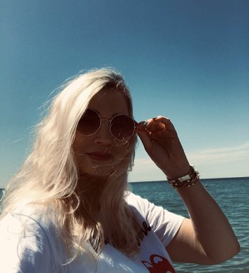 Яна